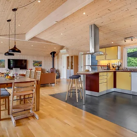 Nice Home In Ebeltoft With Kitchen Casa de Férias Ebeltoft