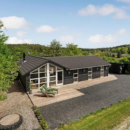 Nice Home In Ebeltoft With Kitchen