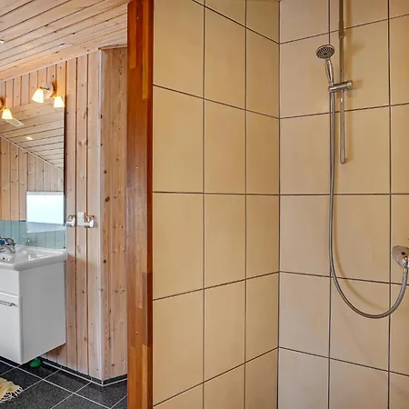 Nice Home In Ebeltoft With Kitchen *