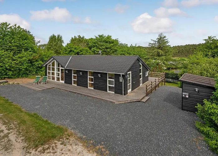 Three-bedroom In Holiday home