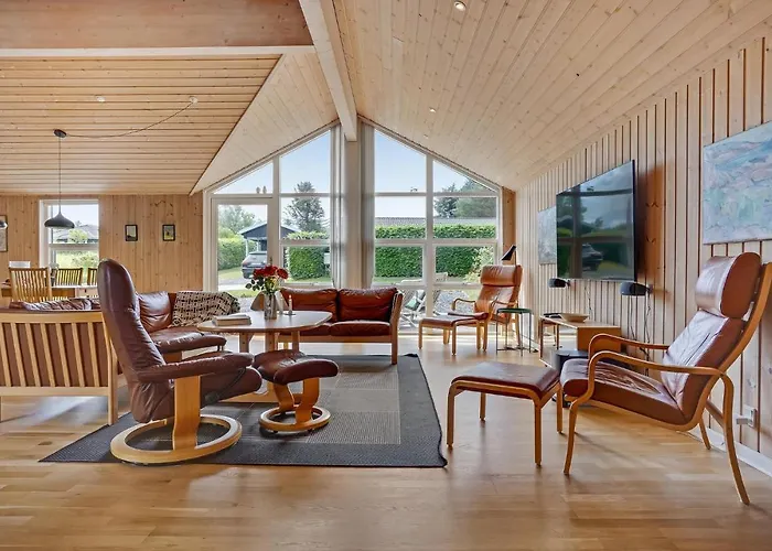Three-bedroom In Holiday home