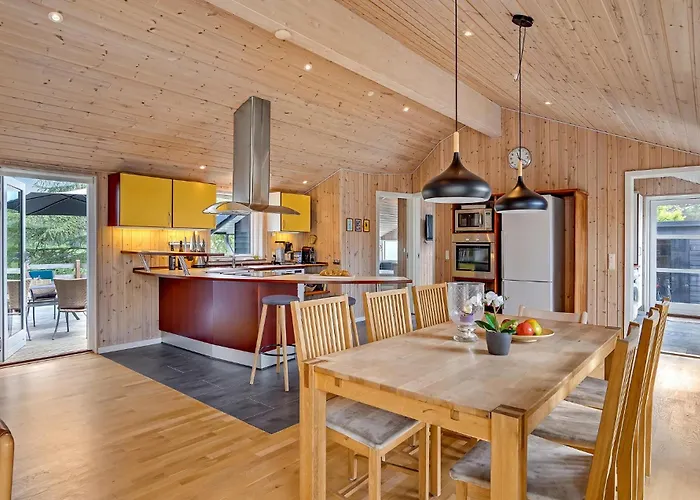 Holiday home Three-bedroom In