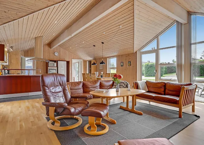 Three-bedroom In Ebeltoft